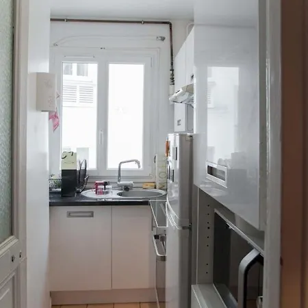 Magnificent Apt In The Batignolles District * Paříž