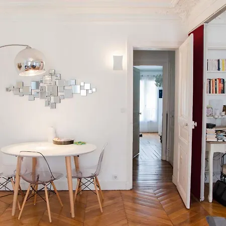 Magnificent Apt In The Batignolles District Paříž